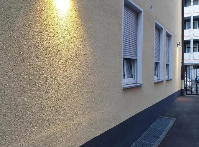 - Zur Alten Waescherei - Zentrumsnah - Garage Inklusiv Штутгарт