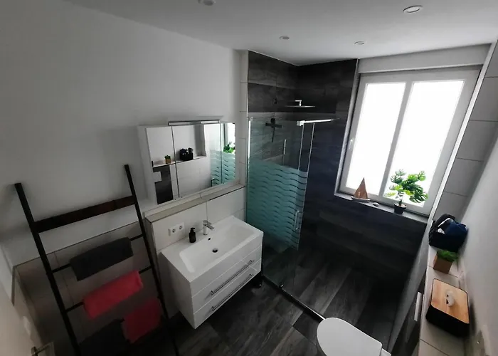 - Zur Alten Waescherei - Zentrumsnah - Garage Inklusiv Штутгарт